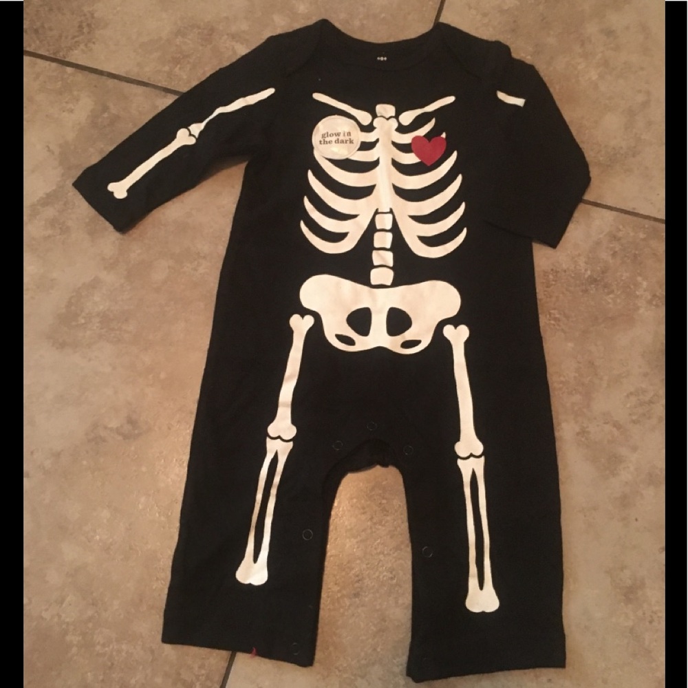 Halloween Bundle Deal 2 x $15!!!😍😍Glow in the dark one piece